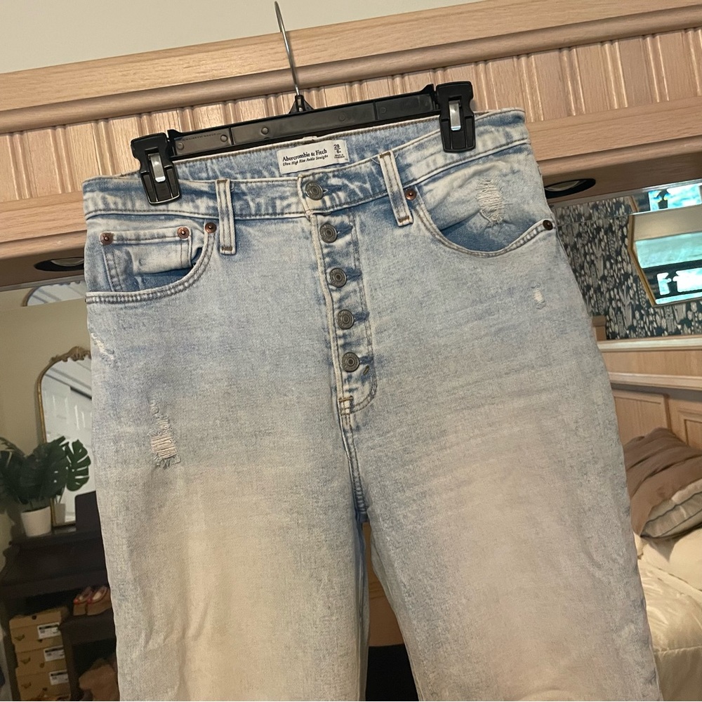 A&F Ultra Hi Rise Ankle Straight Jeans